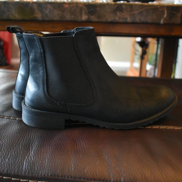 Black Boots (SOLD) - Picture 3 of 4